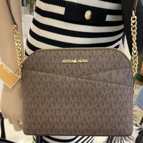 MICHAEL KORS
Jet Set Travel Medium Logo Dome Crossbody Bag
NWT - Picture 13 of 16